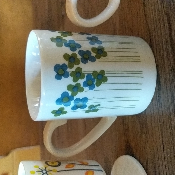Trio of Happy MCM Cups. - Picture 3 of 16